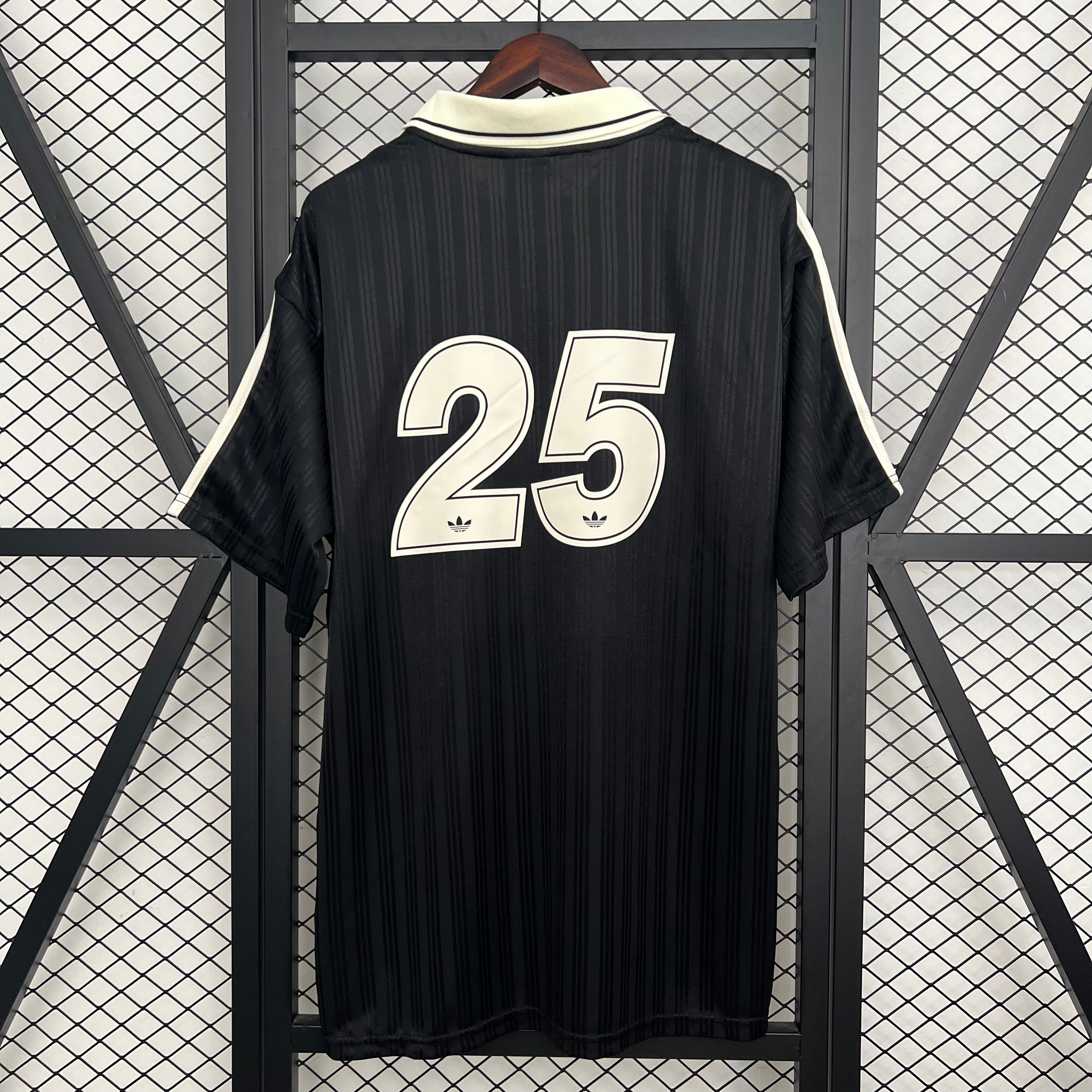 Oasis Black Edition 2025