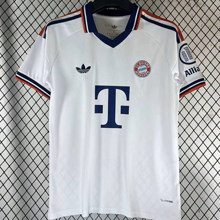 Bayern Múnich 26/27 Visita